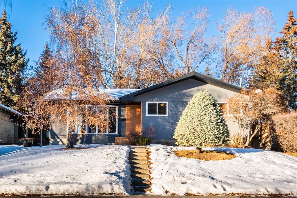 I have sold a property at 3428 Lakeside CRESCENT SW in Calgary
